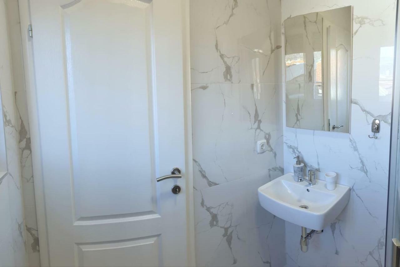 Happy Studio Apartment Mostar Buitenkant foto